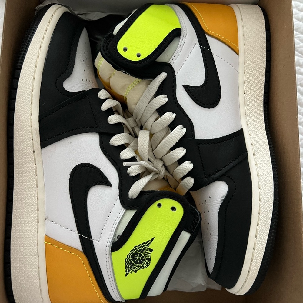 Nike Air Jordan 1 sneakers